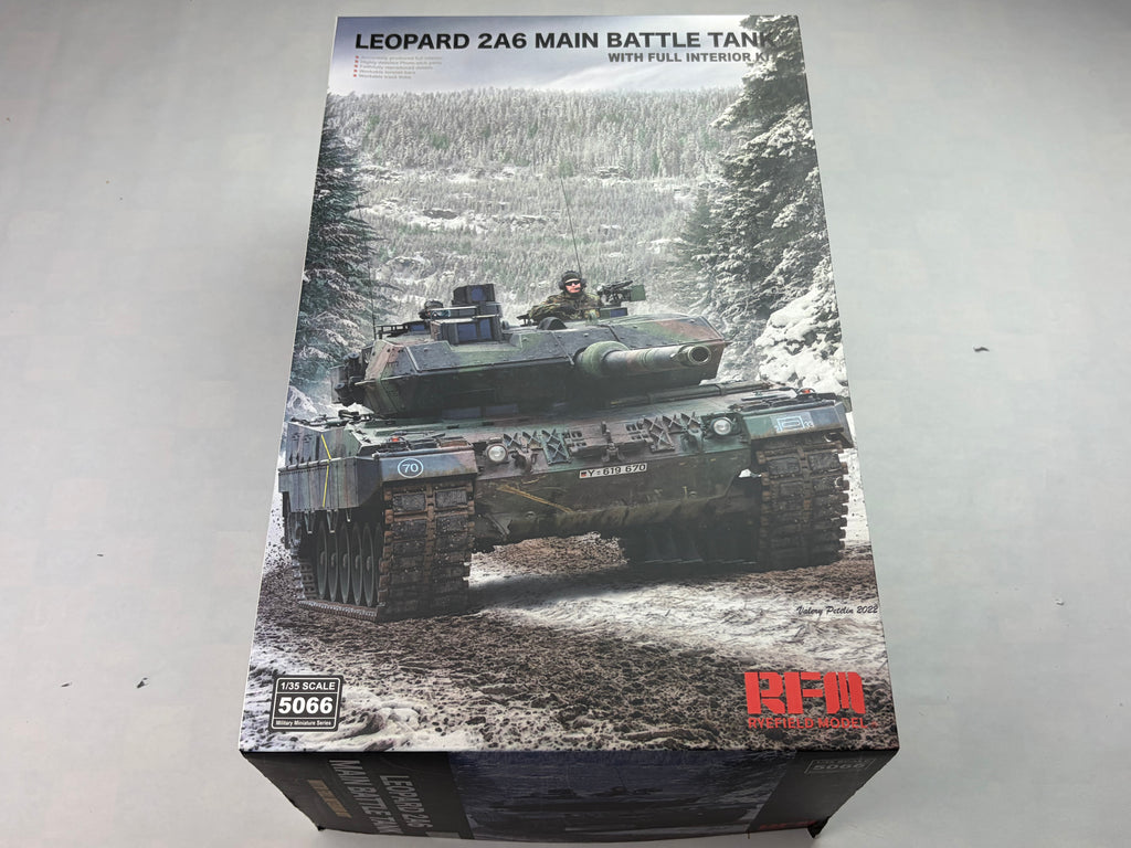 Rye Field Model RM-5066 | Leopard 2A6 with Full Interior | 1:35