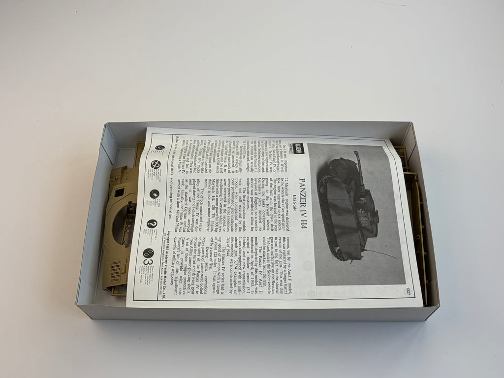 Academy 1327 | Panzer IV Ausf. H with Armour | 1:35