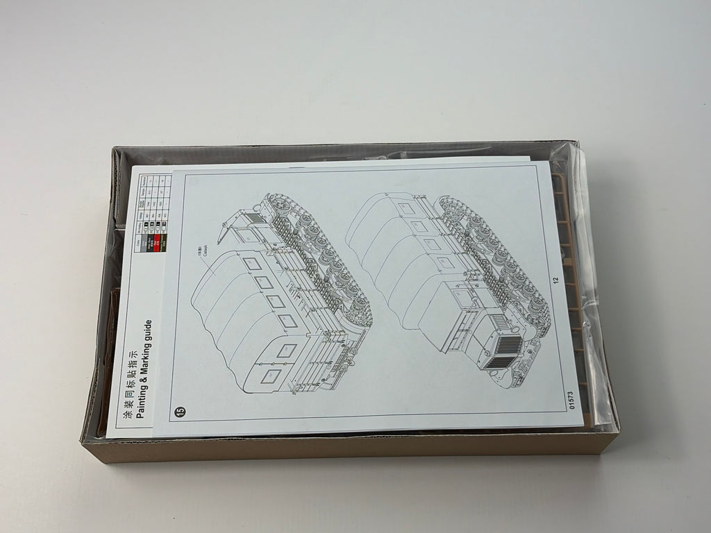 Trumpeter 01573 | Russian Voroshilovets Tractor | 1:35