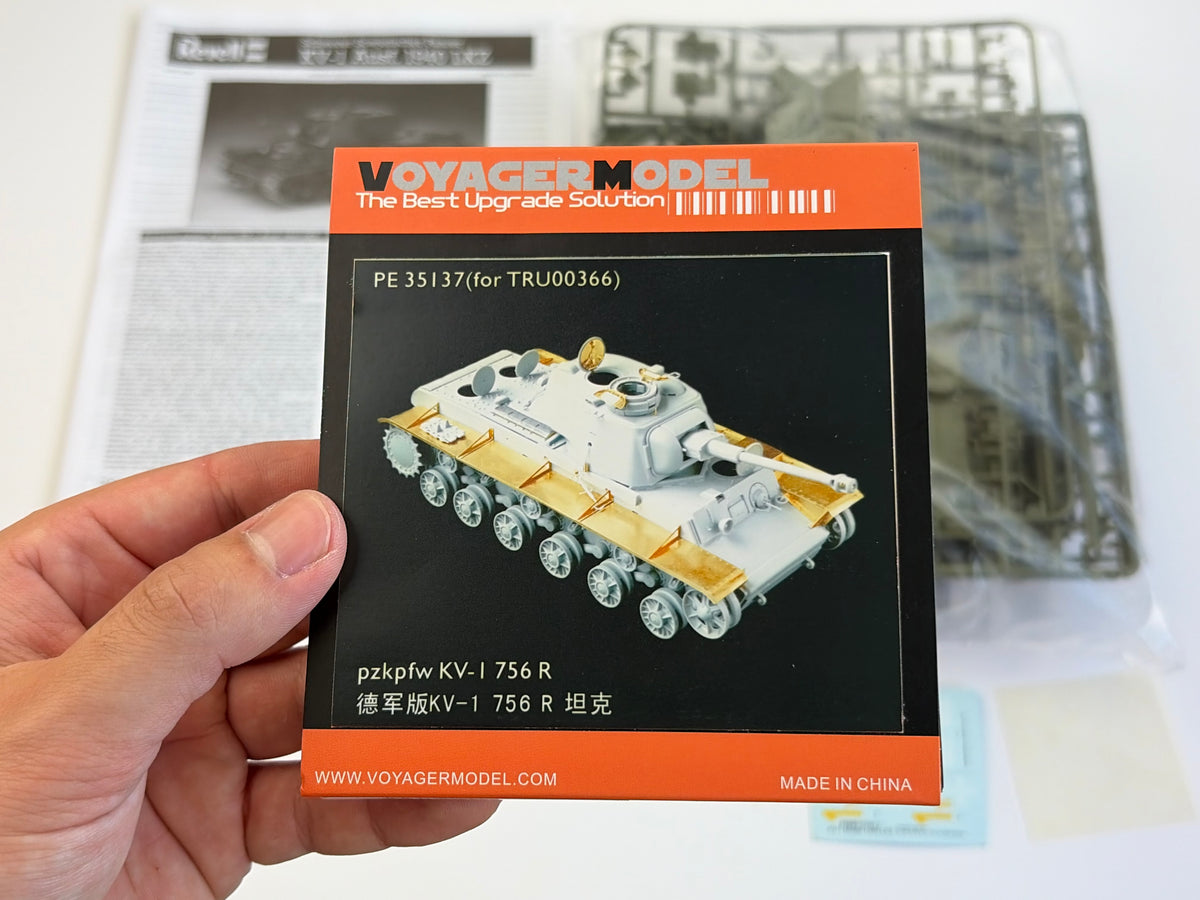 Revell 03085 | KV-1 Model 1940 LKZ + Voyager PE Detail Set | 1:35