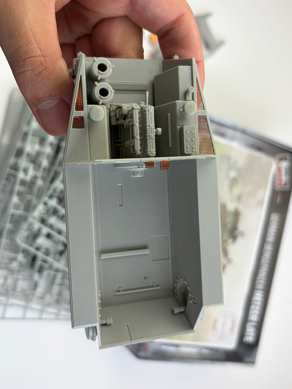 Thunder Model 35101 | German Bergepanzer Hetzer Late | 1:35 | Project Kit