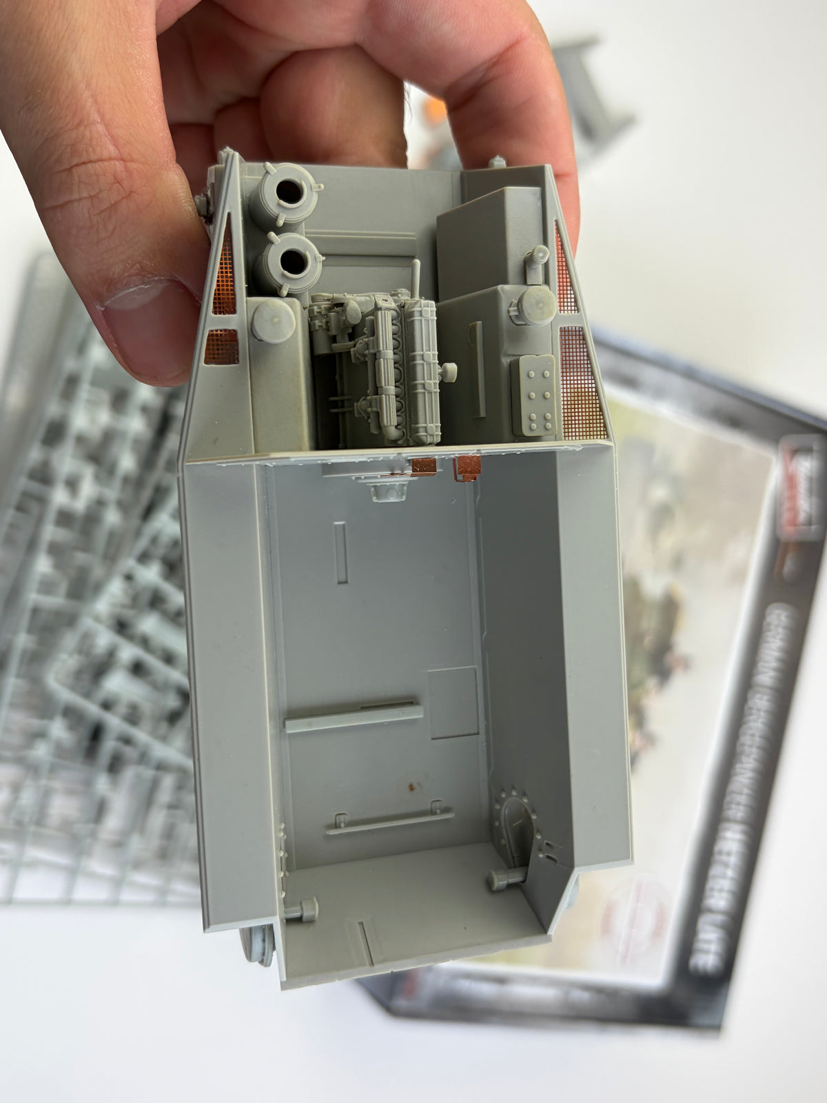 Thunder Model 35101 | German Bergepanzer Hetzer Late | 1:35 | Project Kit