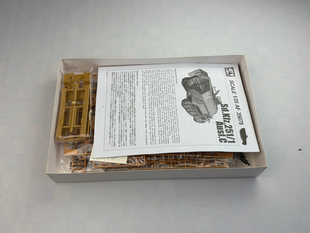 AFV Club AF35078 | German Sd.Kfz. 251/1 Ausf. C | 1:35