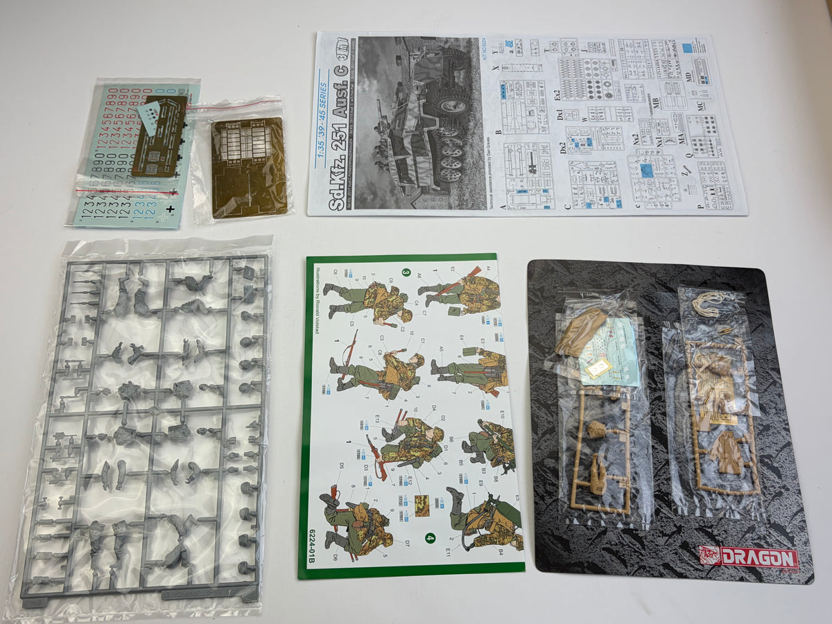 Dragon 6224 | Sd.Kfz. 251 Ausf. C (3-in-1) + Royal Model Detailset | 1:35