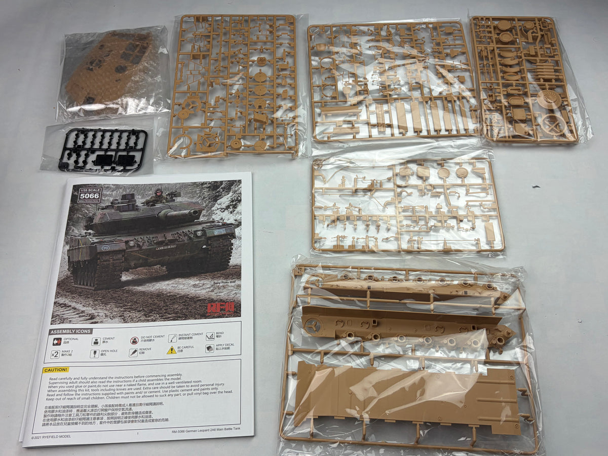 Rye Field Model RM-5066 | Leopard 2A6 with Full Interior | 1:35