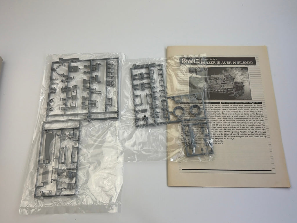 Revell 03022 | Sd.Kfz. 142/3 Panzer III Ausf. M Flamm | 1:35