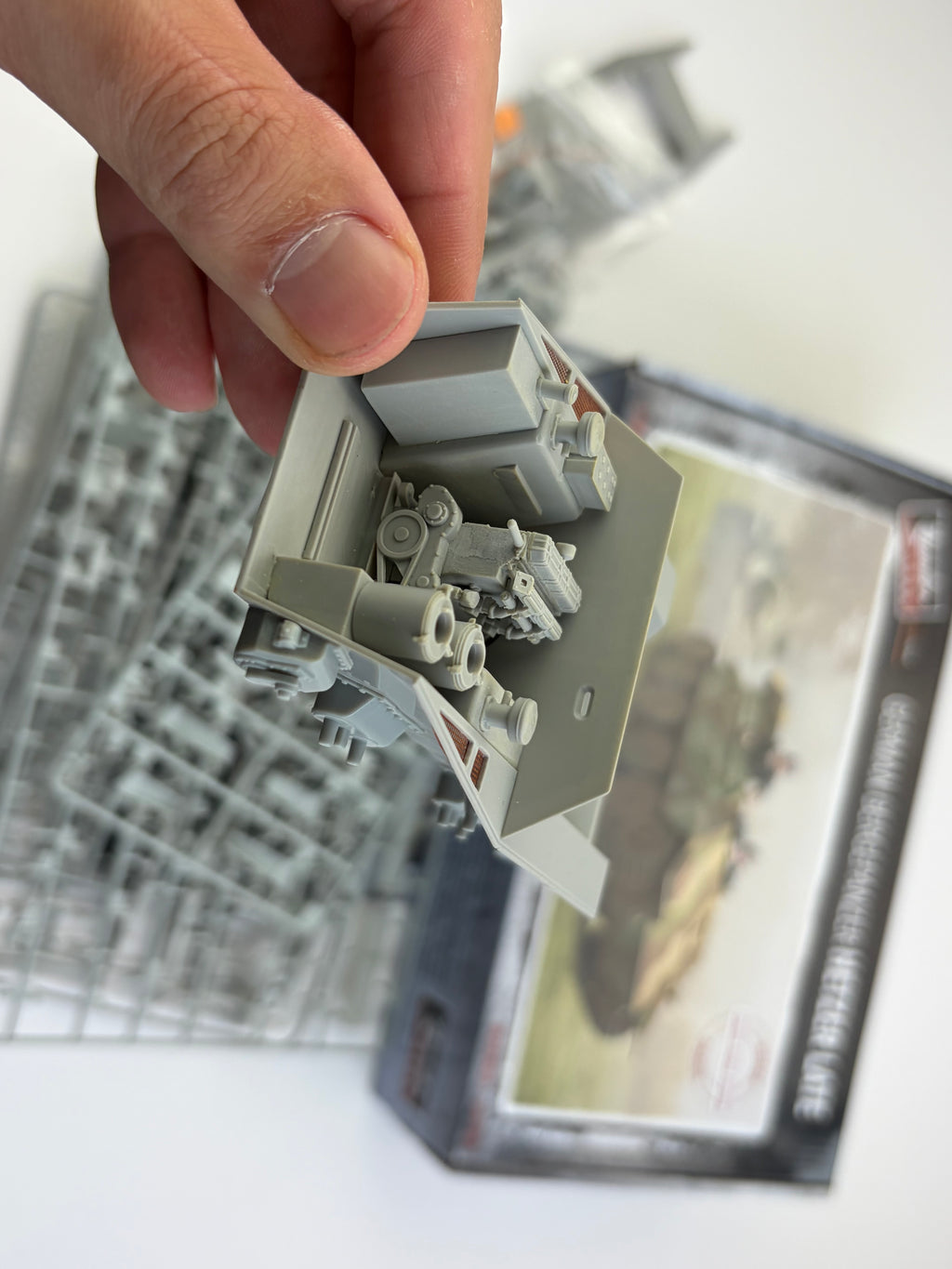 Thunder Model 35101 | German Bergepanzer Hetzer Late | 1:35 | Project Kit