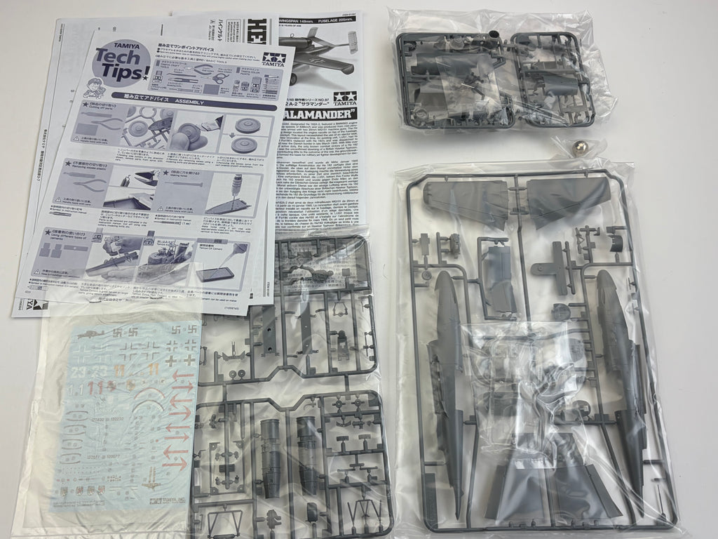 Tamiya 61097 | Heinkel He 162 A-2 Salamander + Eduard 49098 & ResKit RS48-0354 | 1:48