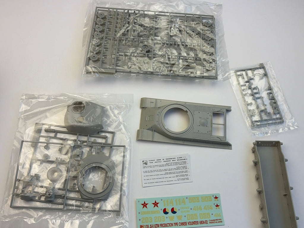 Dragon | JS-2m ChKZ Production Type | 1:35 | 6018