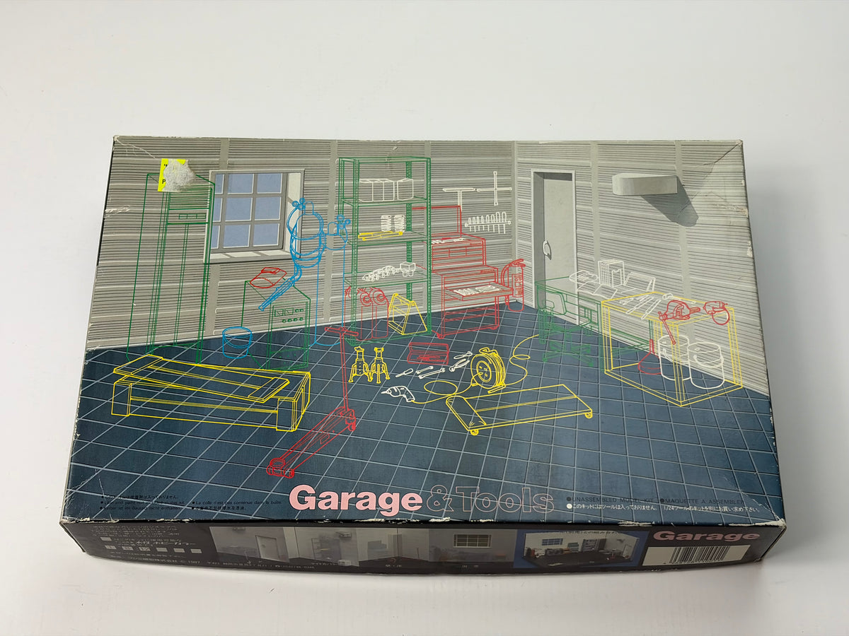 Fujimi 11031 | Garage & Tools GT-1 Garage Diorama | 1:24