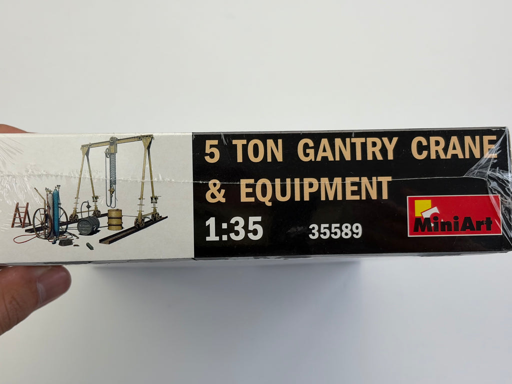 MiniArt 35589 | 5 Ton Gantry Crane & Equipment | 1:35