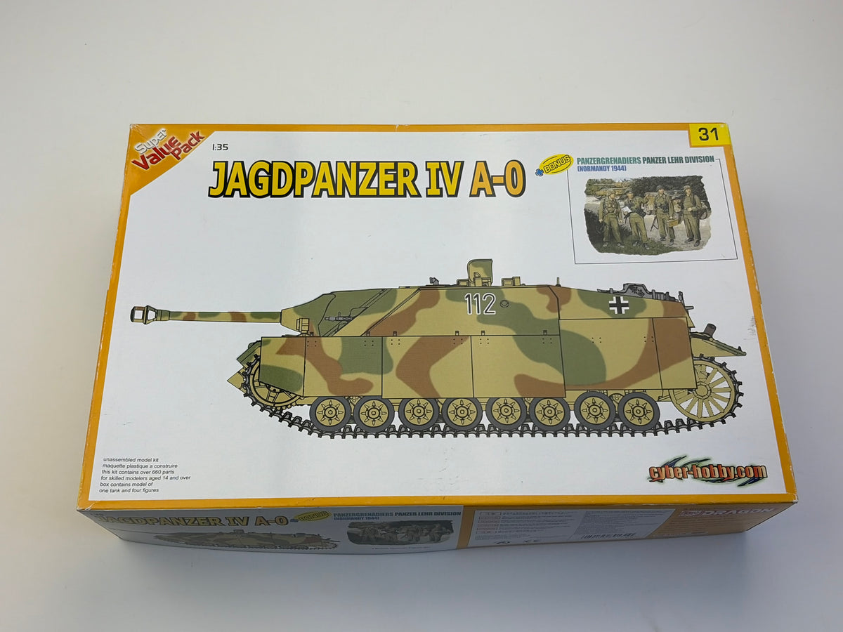 Cyber-Hobby 9131 | Jagdpanzer IV A-0 + Panzergrenadiers | 1:35