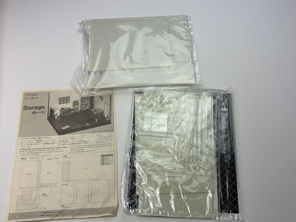 Fujimi 11031 | Garage & Tools GT-1 Garage Diorama | 1:24