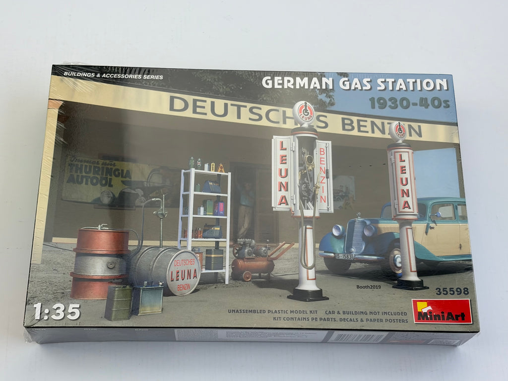 MiniArt 35598 | German Gas Station 1930-40s | 1:35