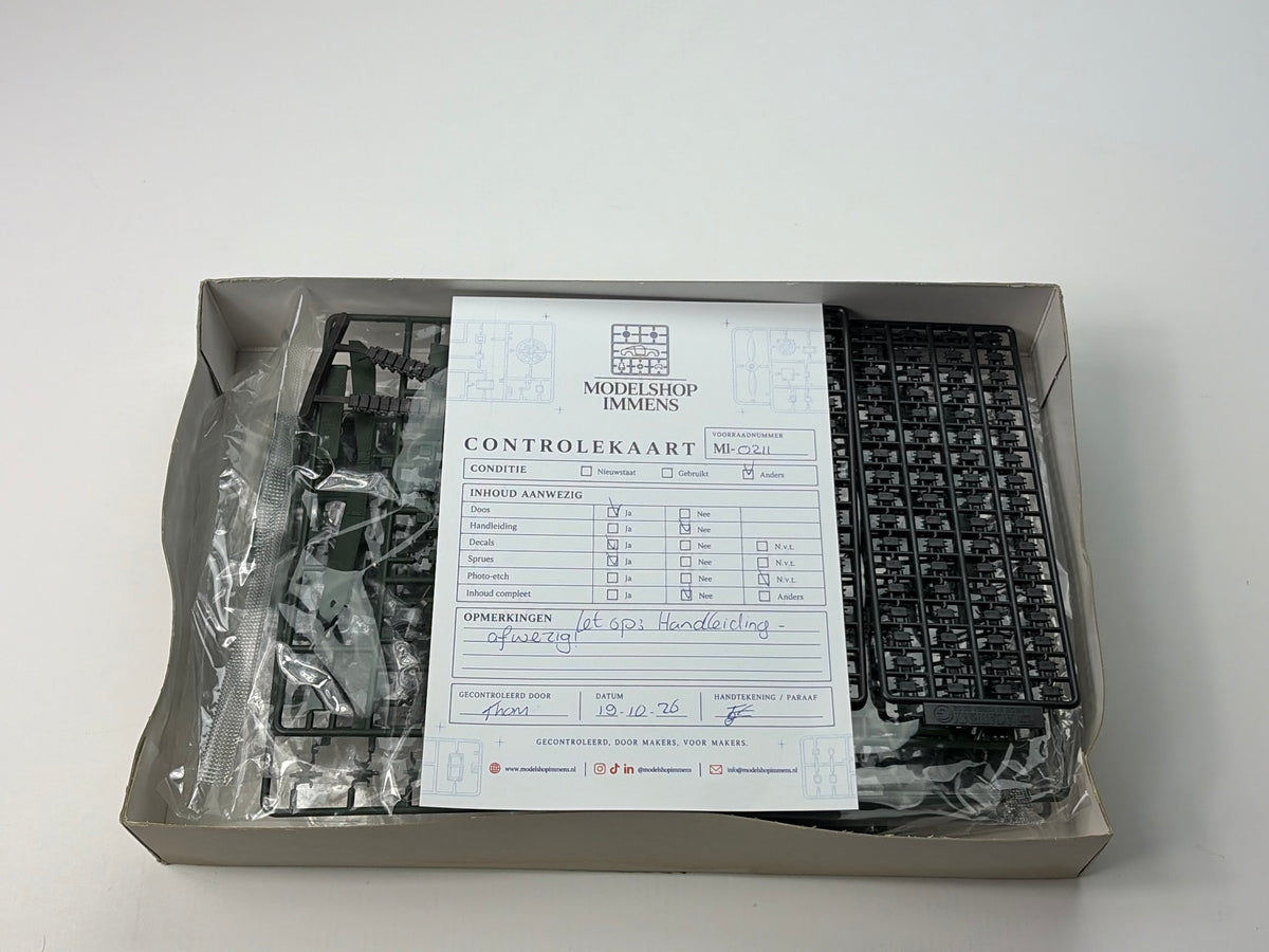Academy 1398 | M3A1 Stuart Light Tank with Interior | 1:35