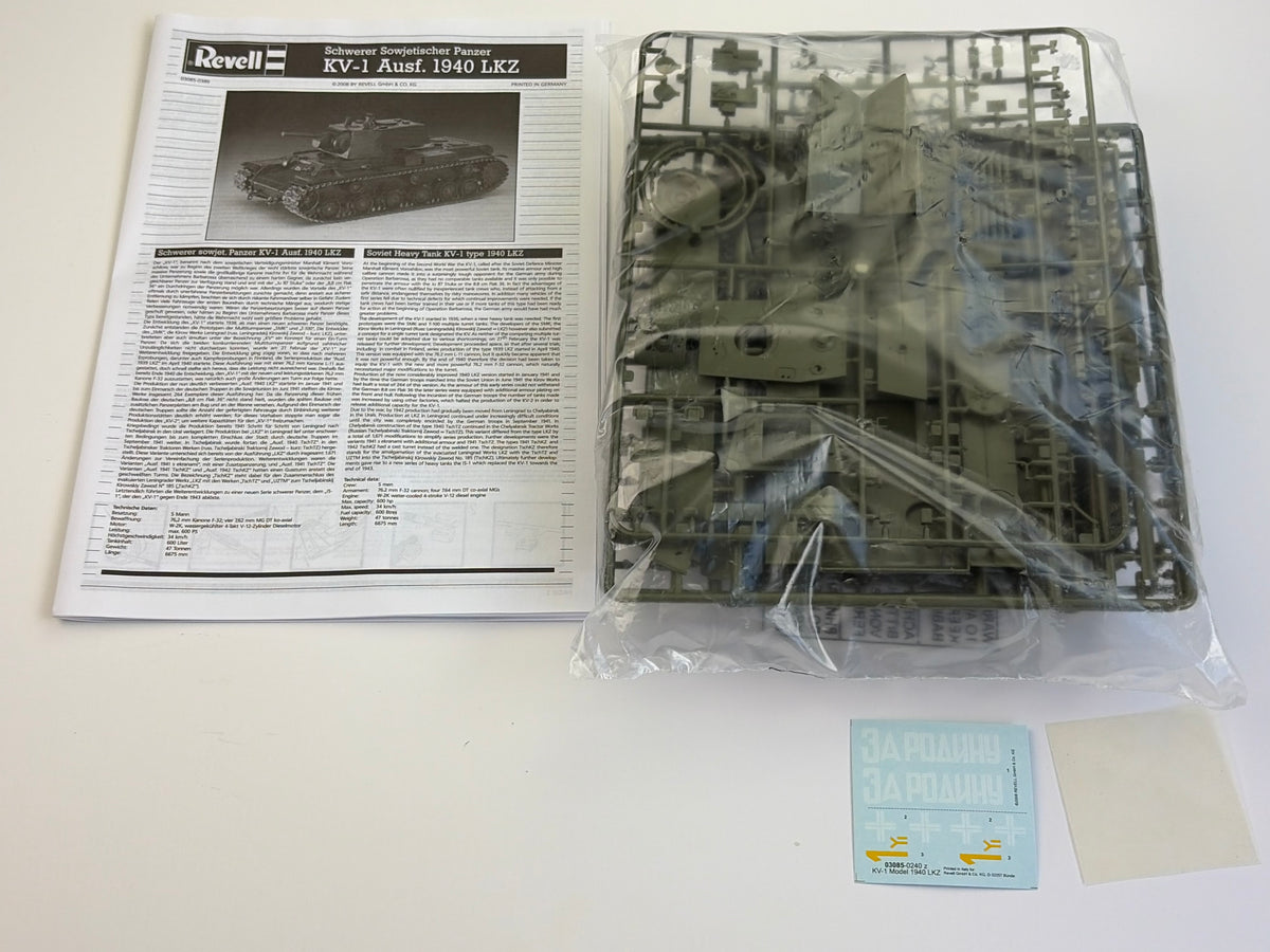Revell 03085 | KV-1 Model 1940 LKZ + Voyager PE Detail Set | 1:35